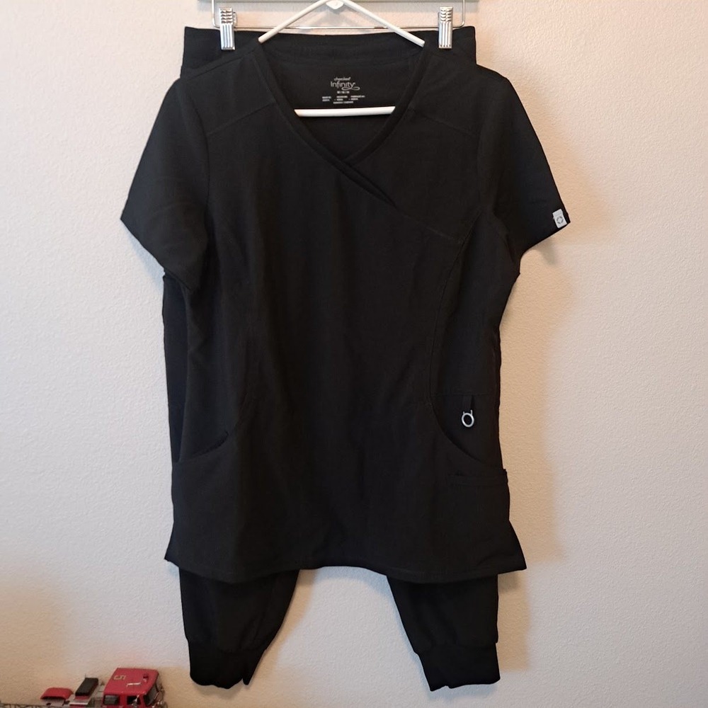 Cherokee Infinity Scrub Set Black Mock Wrap Top Jogger Pants Petite Medium